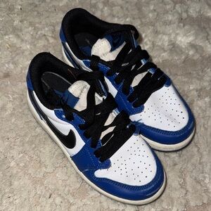 Nike Kids Low-Top Dunks Sneakers in White, Blue & Black